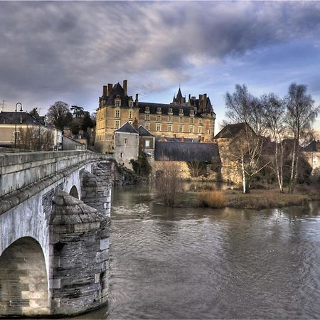 Chateau De Durtal Bed and Breakfast Exterior foto