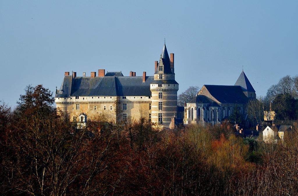 Chateau De Durtal Bed and Breakfast Exterior foto
